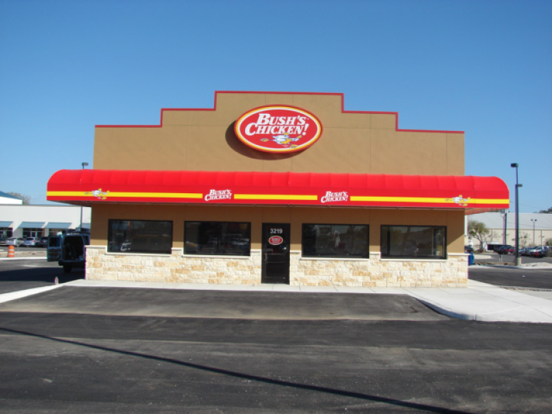 <strong>Bush's Chicken<span><b>in</b>Restaurant</span></strong><i>→</i>